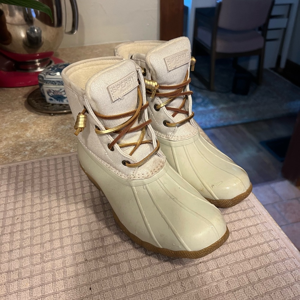 Sperry cream white gold duck boots women’s size 6.5